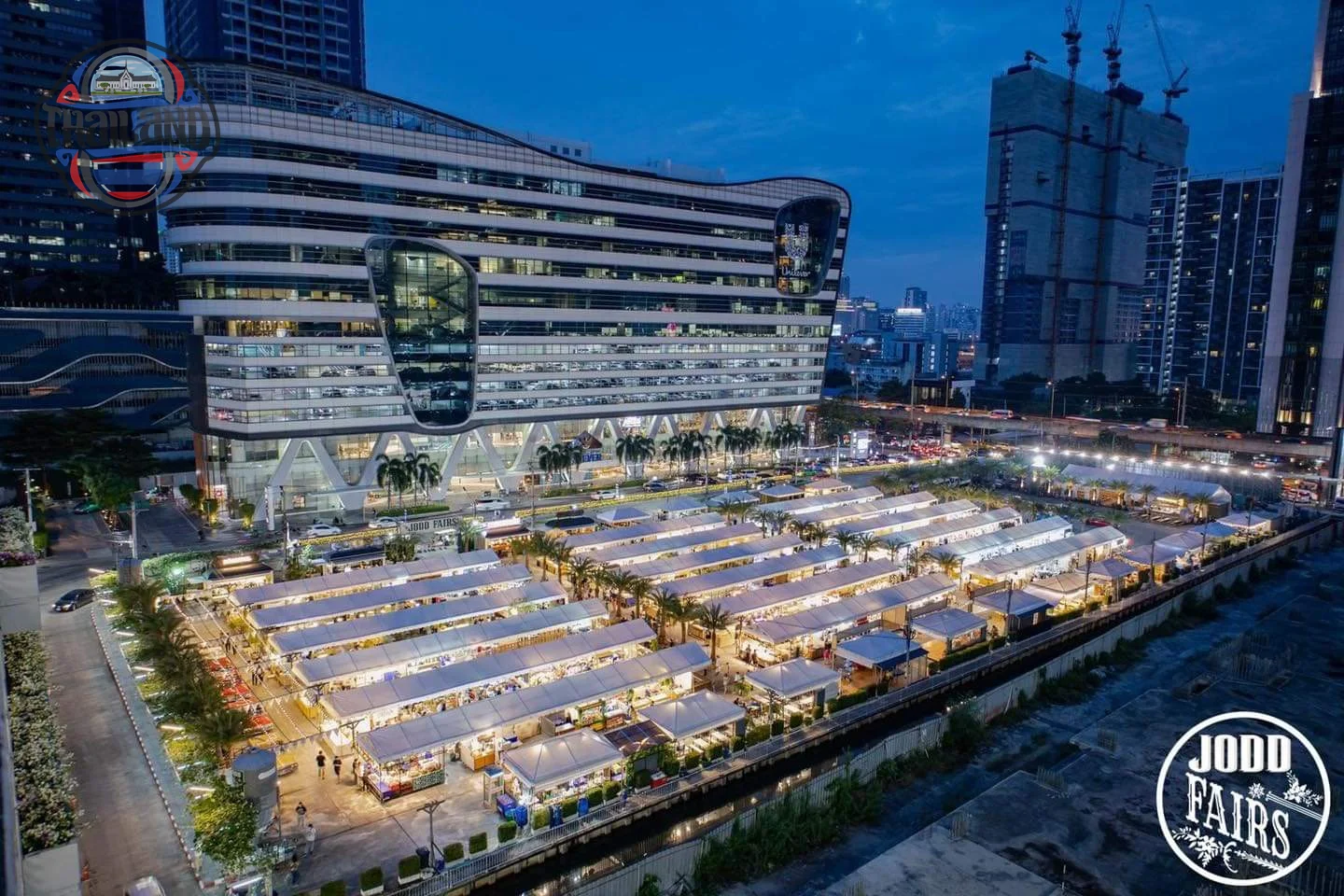 Chợ Đêm Jodd Fairs Bangkok - Thiên đường ẩm thực đường phố hấp dẫn.