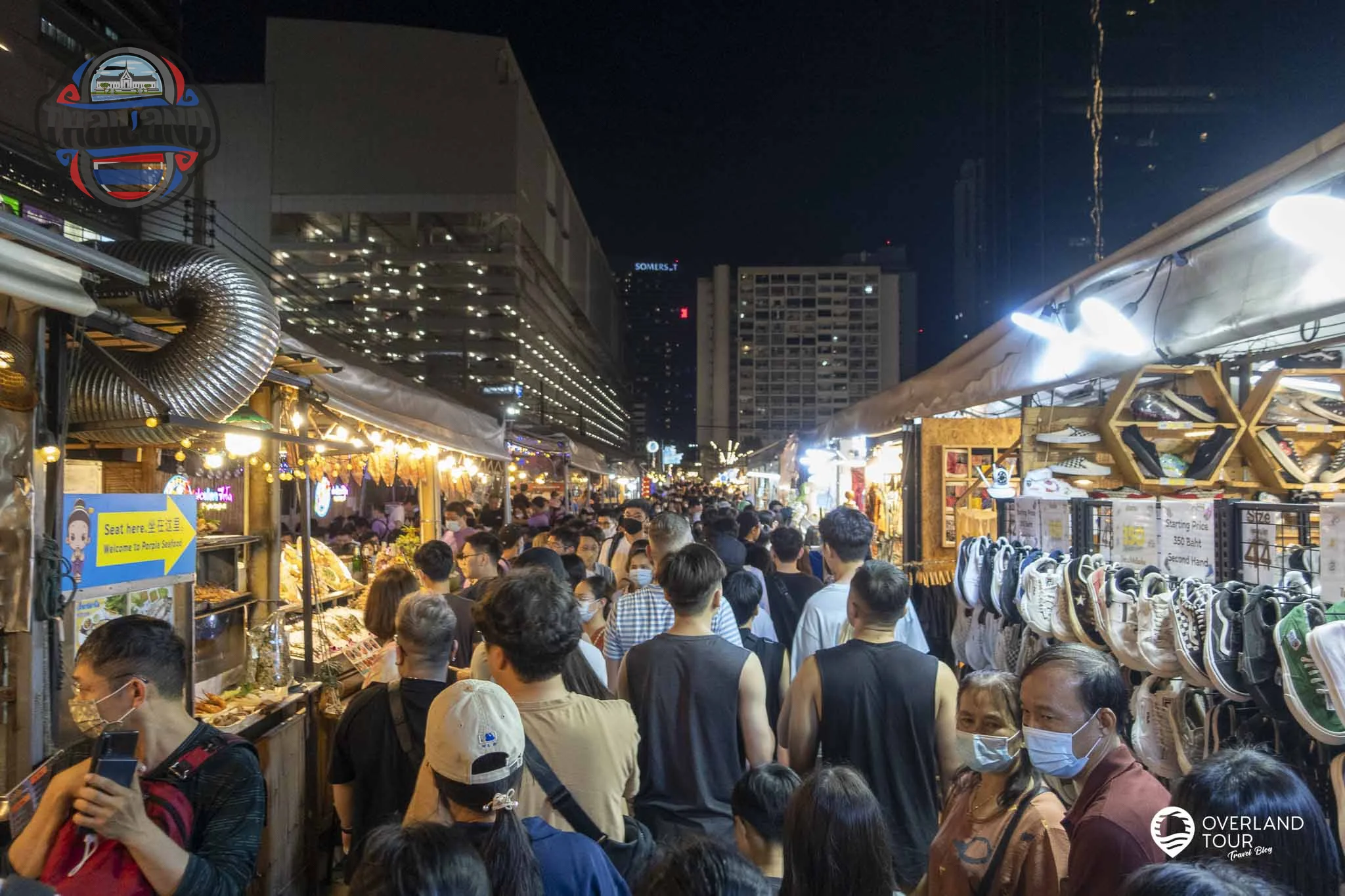 Chợ đêm Jodd Fairs Bangkok, thiên đường ẩm thực đường phố Thái Lan với đồ ăn hấp dẫn.