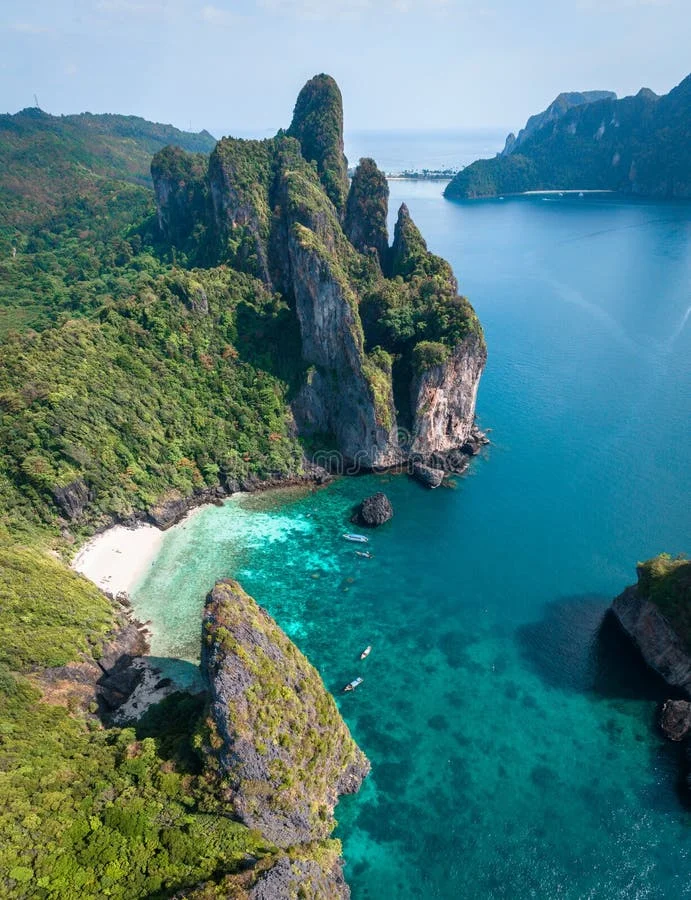 Ảnh từ trên cao Vịnh Loh Dalum, Koh Phi Phi, Thái Lan - Thiên đường biển
